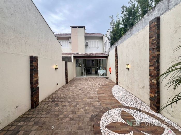 Sobrado de 2 dormitórios no bairro Universitário em Lajeado